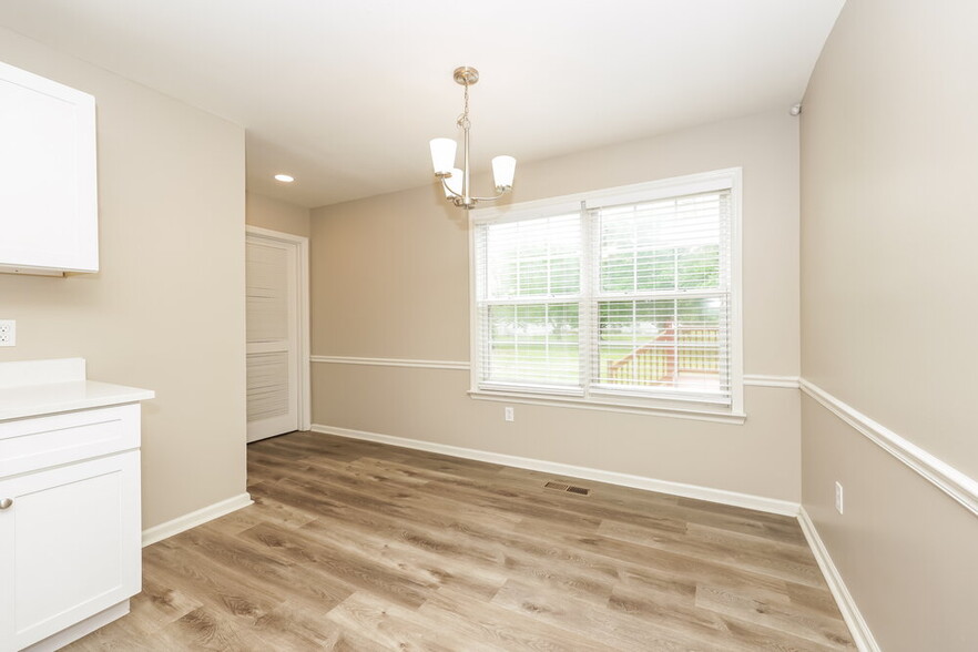 Building Photo - 1327 Cason Ln