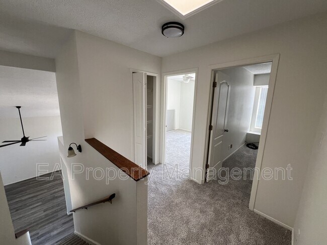 Building Photo - 7259 Pajarito Rd NE