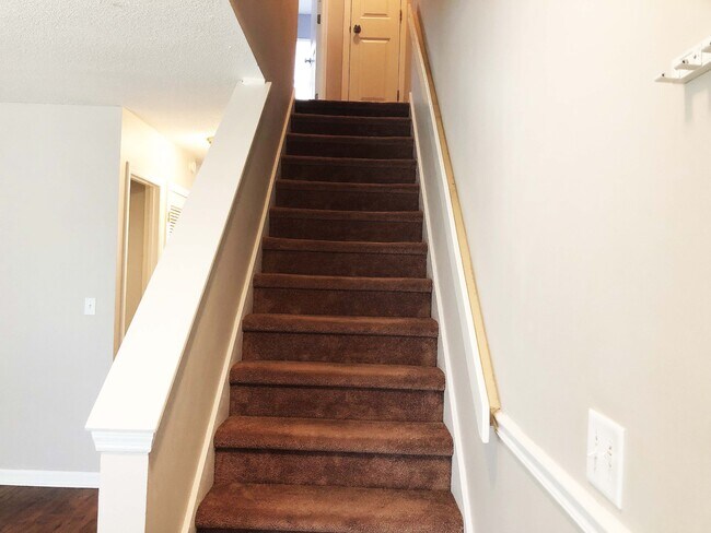 Building Photo - 1410 Dove Run Dr