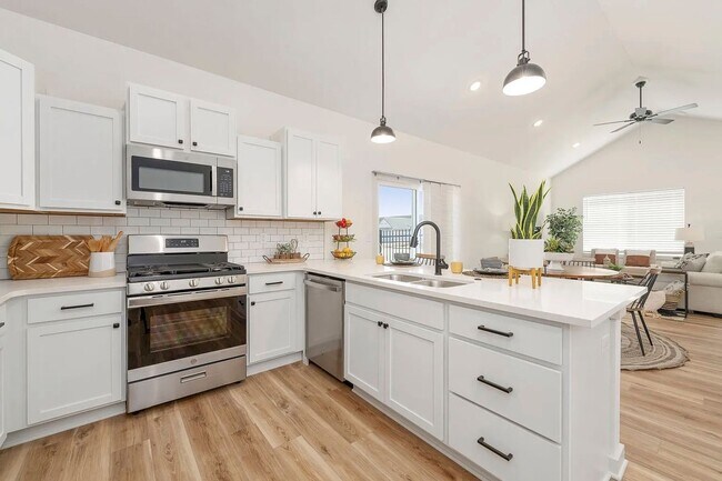 Building Photo - Gorgeous 3 Bedroom Villa in Goddard, KS!! 1/2 Month Rent Free!