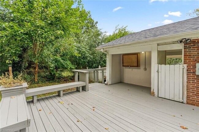 Building Photo - 3 Bedroom Ardmore Home- Pets Welcome-Flexible Lease Lengths Available