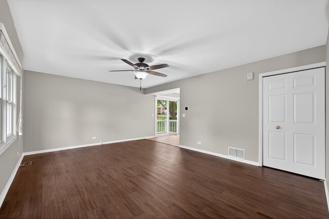 Building Photo - 212 Amherst Ct
