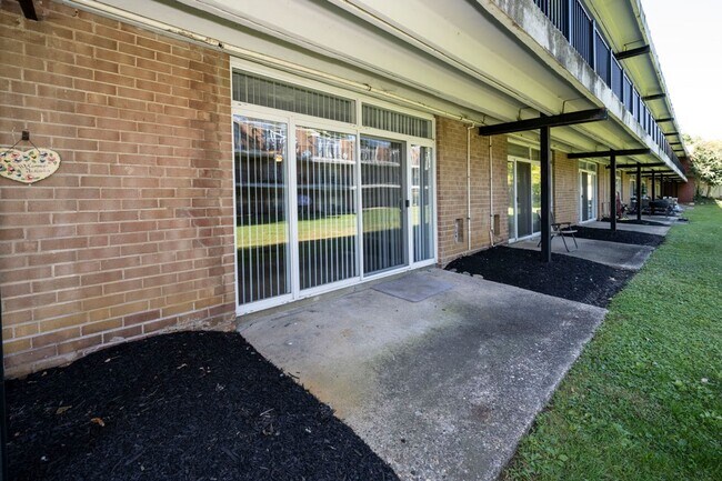 Interior Photo - Creswood Apartments