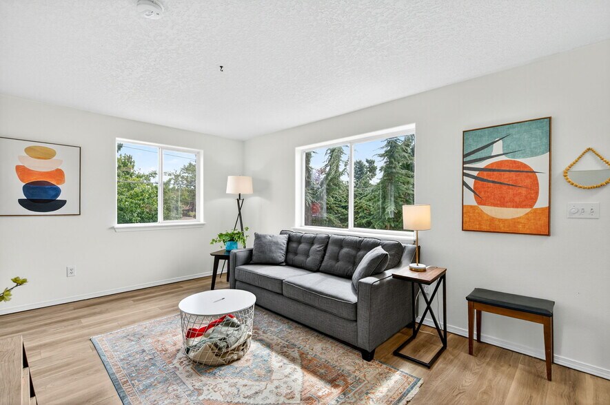 Building Photo - 2525 SE 136th Ave