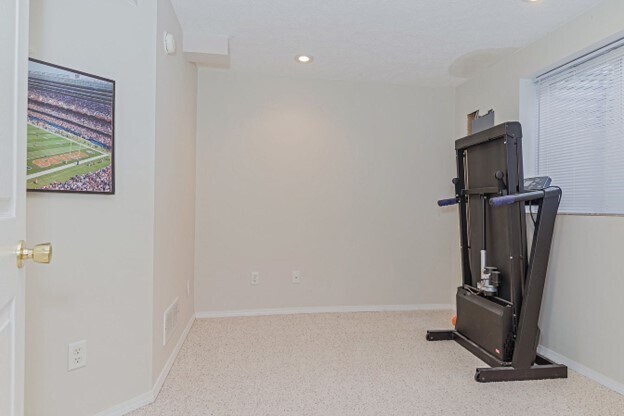 Building Photo - 244 Parktrail Rd