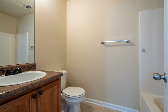 Building Photo - 43 Middlebrook Dr