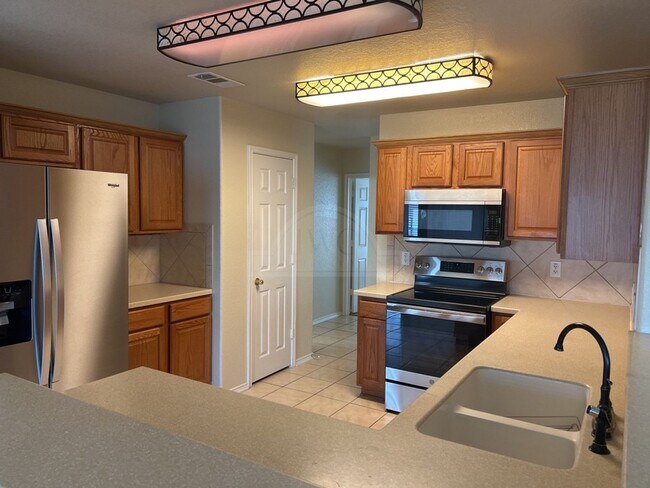 Building Photo - 5302 Jitterbug Ct