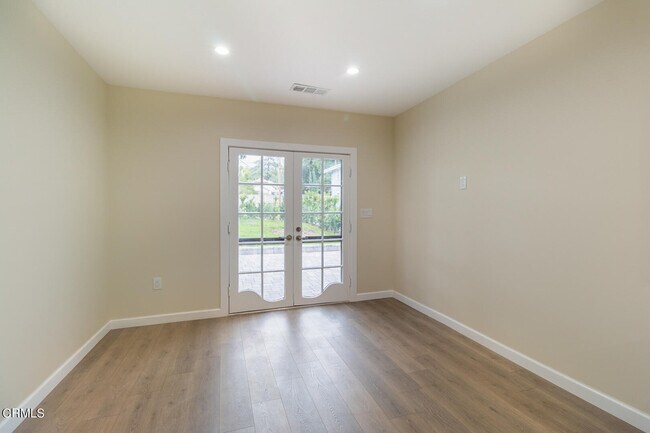 Building Photo - 1489 Casa Grande St
