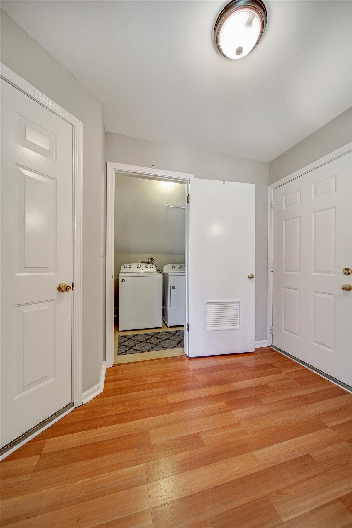 Building Photo - 5S530 Scots Dr