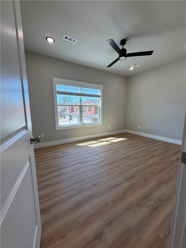 Building Photo - 1036 Seaborn Wy