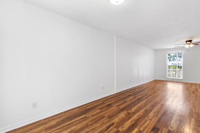 Building Photo - Charming Renovated 4BR/3BA Single Family Home
