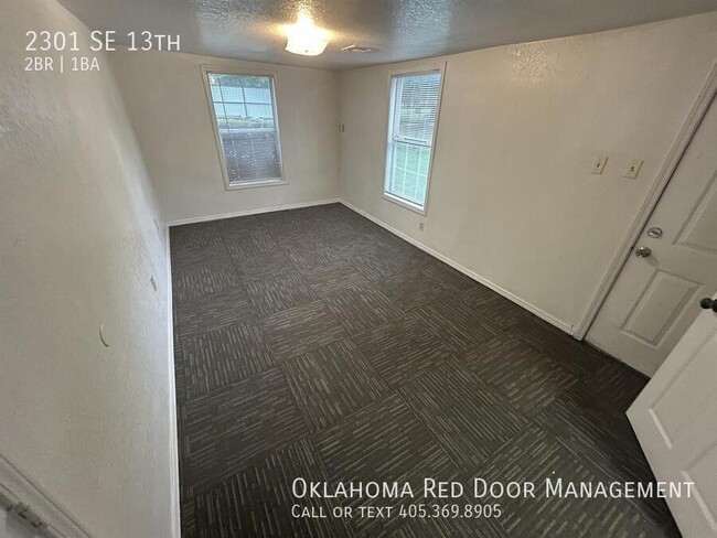 Building Photo - 2301 SE 13th-