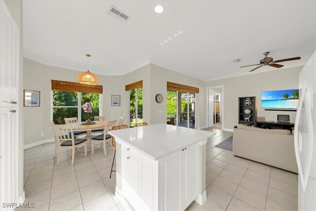 Building Photo - 28327 Hidden Lake Dr