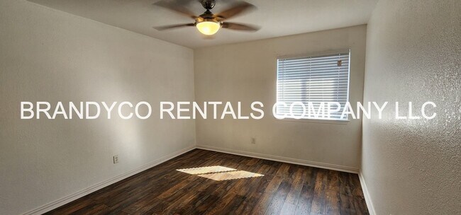 Building Photo - 4509 Twin Oaks Cir