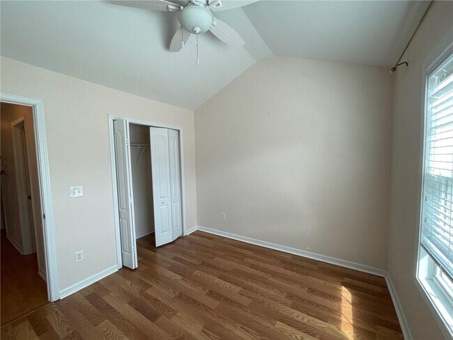 Building Photo - 2369 Suwanee Pointe Dr