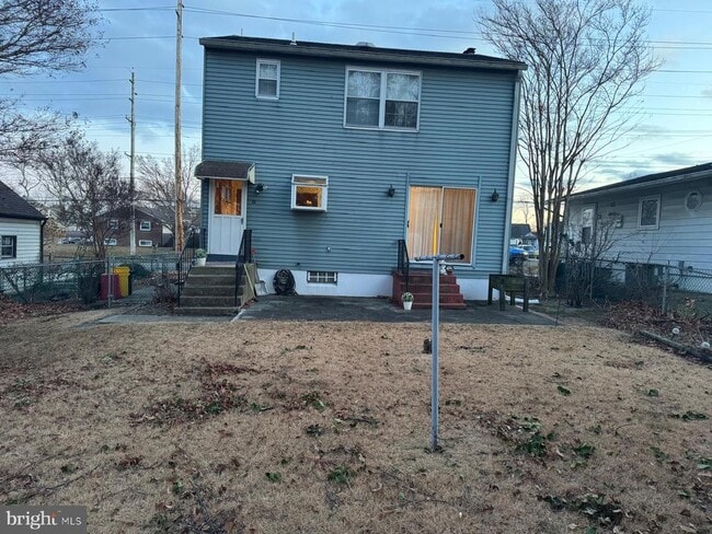 Building Photo - 4741 River Rd