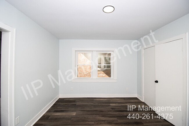 Building Photo - Fully Remodeled Cleveland East Side Beauti...