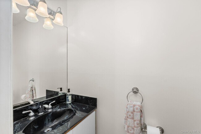 Building Photo - 702 Somerset Knoll