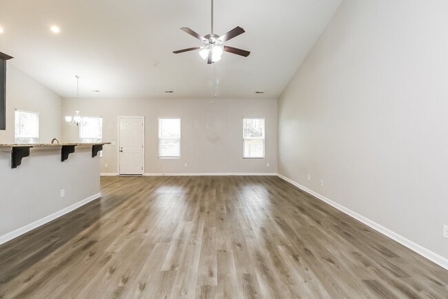 Building Photo - 2521 Meadow Crossing Dr