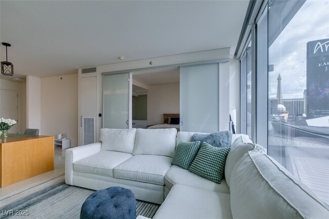 Building Photo - 3722 Las Vegas Blvd S