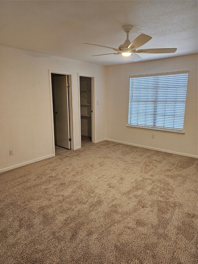 Building Photo - 9850 Pagewood Ln