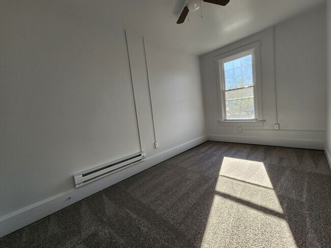 Building Photo - 1571 Tremont St