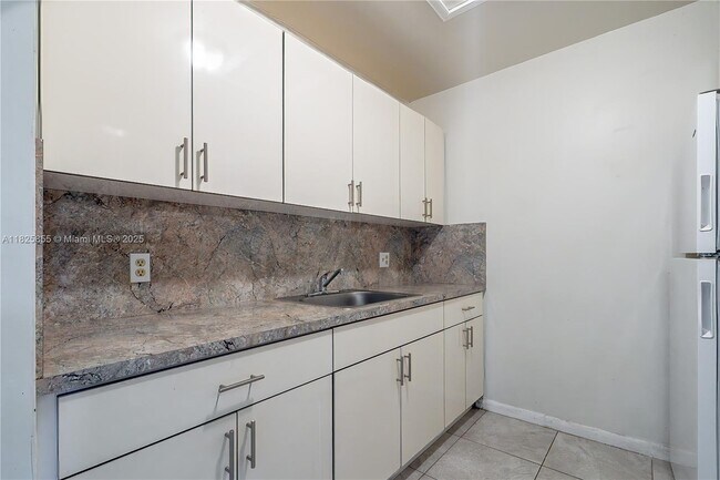 Building Photo - 100 SW 132nd Way