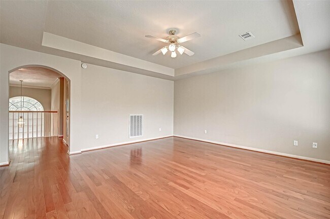 Building Photo - 12419 Shadycrest Dr