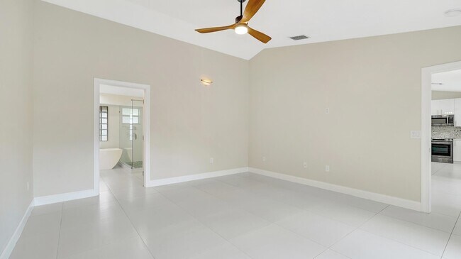 Building Photo - 1412 NE 53rd Ct