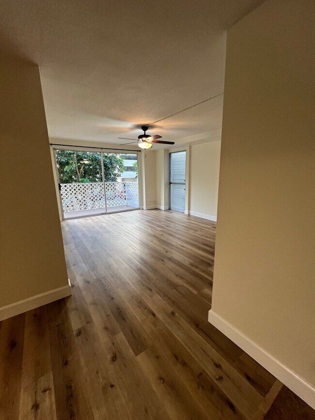 Building Photo - 1 bedroom, 1 bath, 1 parking in the heart of Waikiki!