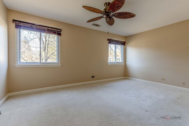 Building Photo - 203 Blossom Ct