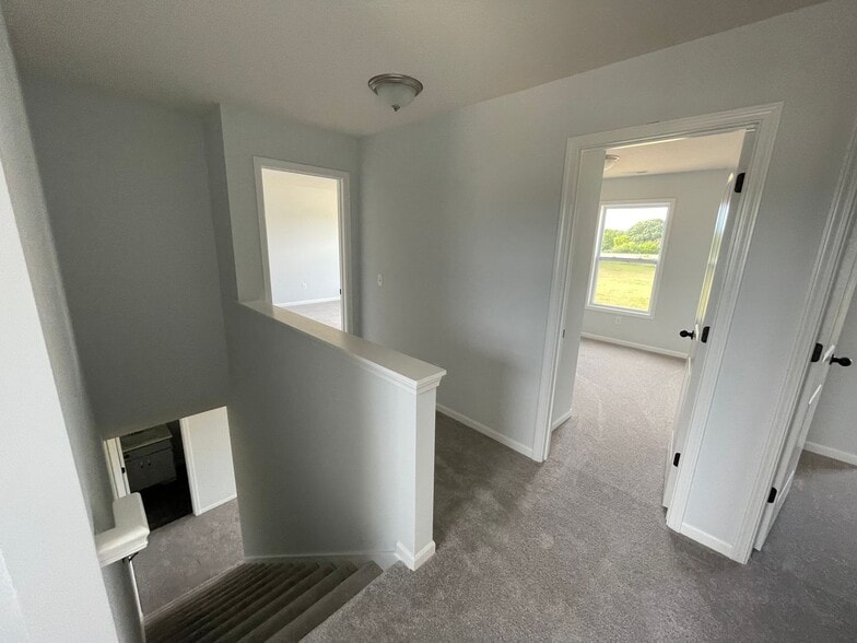 Building Photo - 1646 Teniente Ct