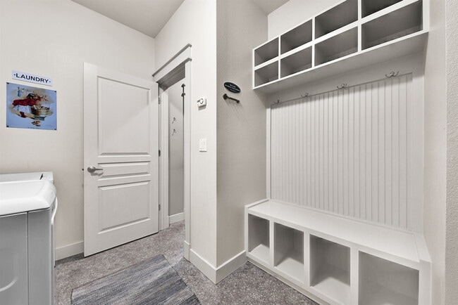 Building Photo - 5722 W Hidden Springs Dr