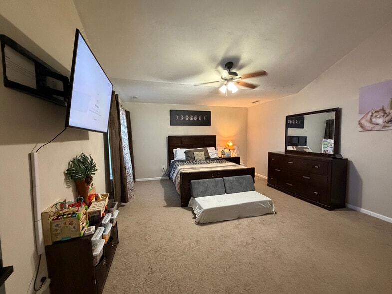 Building Photo - 2316 Eagle Dr