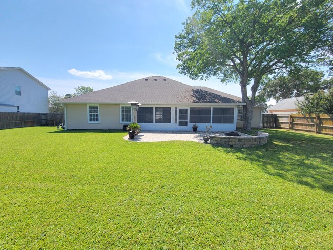 Building Photo - 3808 Saber Tooth Cir