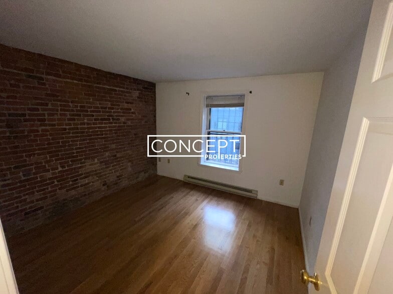 Building Photo - 1742 Washington St