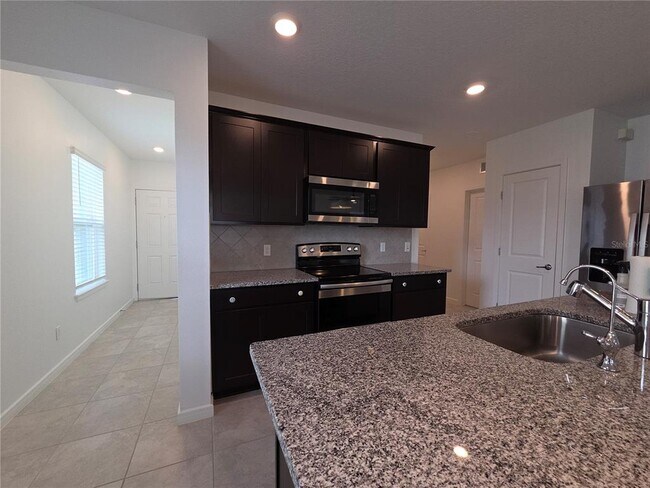 Building Photo - 2130 Bur Oak Blvd