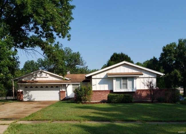 Primary Photo - 2435 Birchview Dr