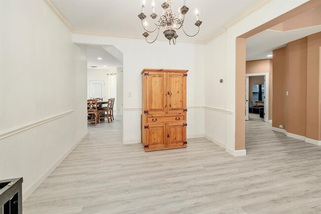Building Photo - 2129 Clear Lake Pl