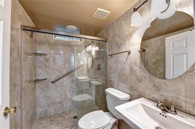 Building Photo - 6490 Tuggle Dr