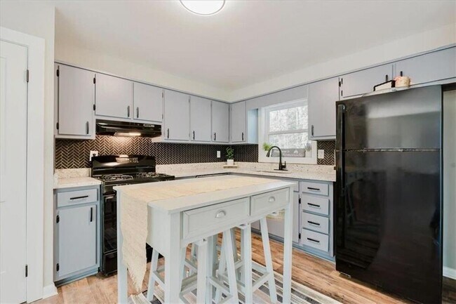 Building Photo - 2976 Bay Berry Dr SW