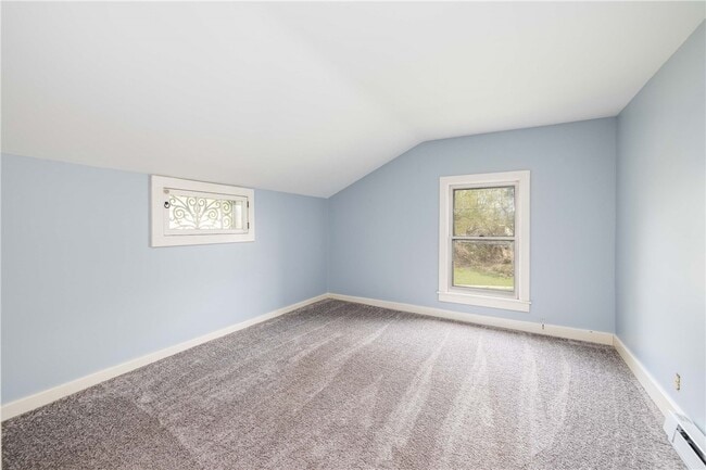 Building Photo - 1253 Fairport Rd