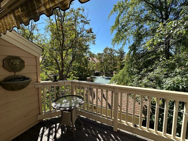 Building Photo - 2875 Idlewild Dr