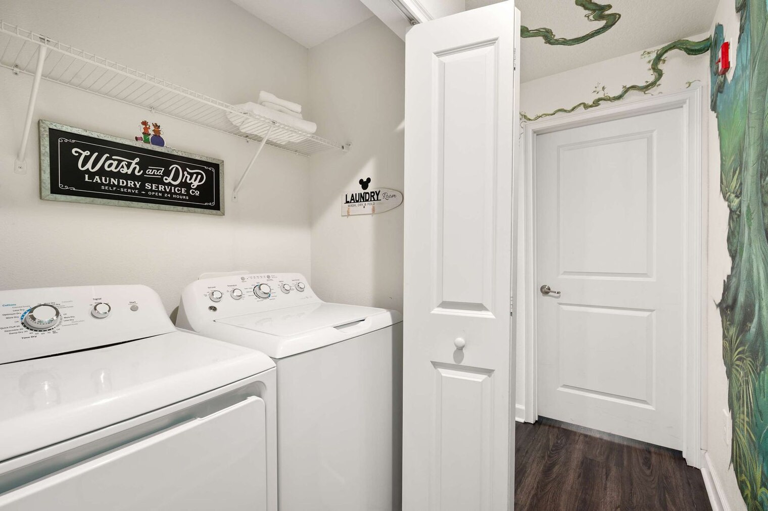 Building Photo - 8988 Stinger Dr