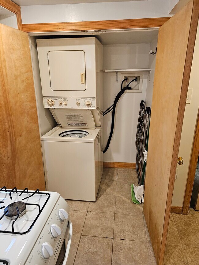 Building Photo - 9701 Fairway Ave