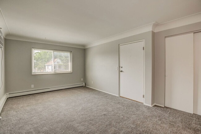 Building Photo - 522 Elliott Ave