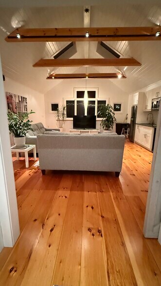 Building Photo - 33 Conant Valley Rd