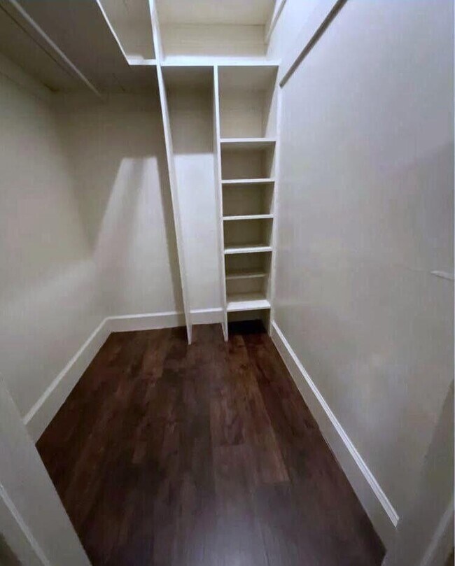 Building Photo - 1920 S Connor Ave