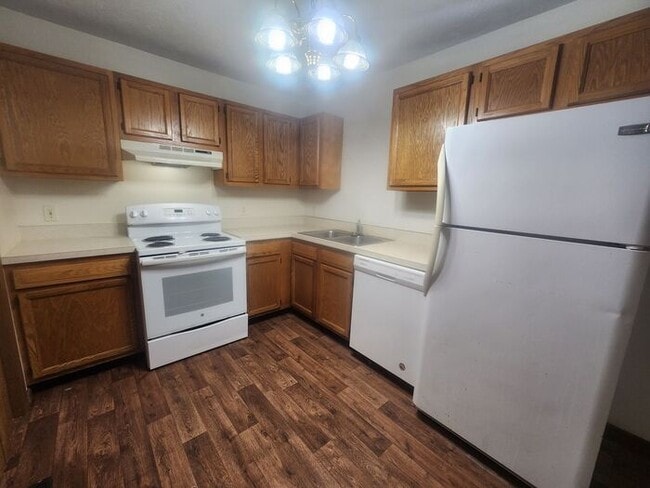Primary Photo - 2 Bedroom Lower Apartment
