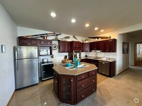 Building Photo - Fully Furnished Home in Chelan!  Half off ...